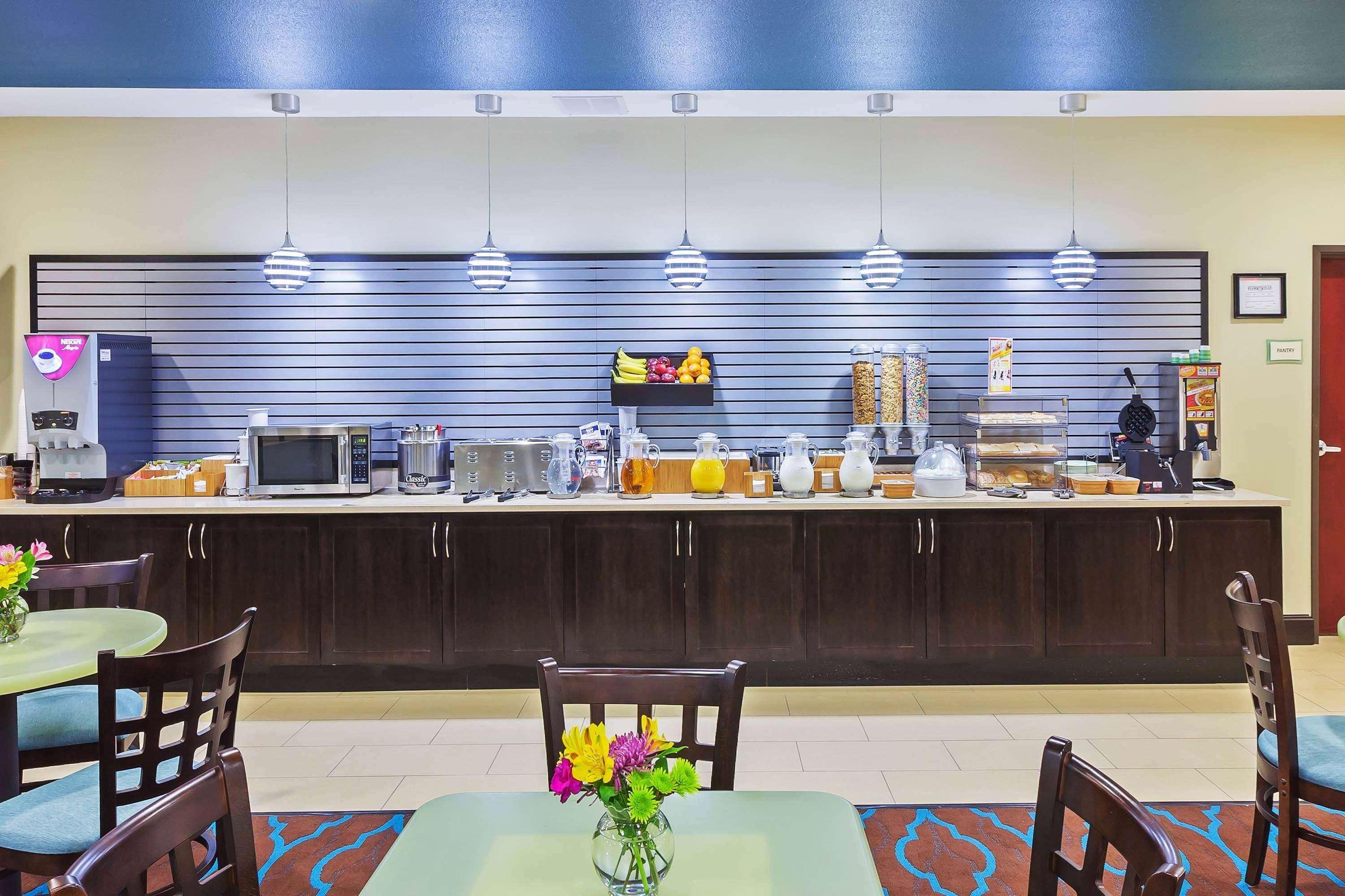 La Quinta By Wyndham Floresville Экстерьер фото